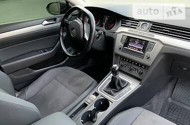 Седан Volkswagen Passat 2015 в 