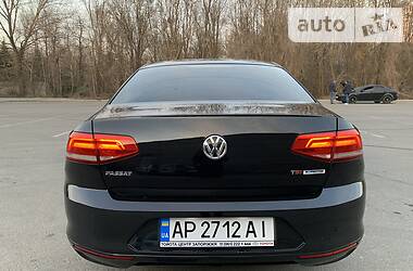Седан Volkswagen Passat 2015 в 