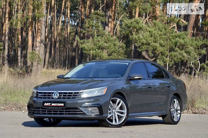 Седан Volkswagen Passat 2018 в Києві