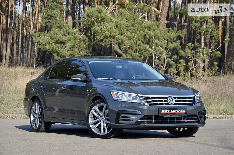 Седан Volkswagen Passat 2018 в Києві