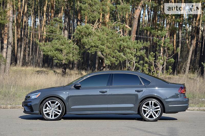 Седан Volkswagen Passat 2018 в Києві