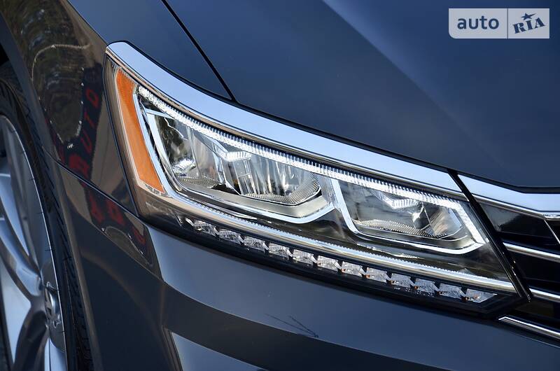 Седан Volkswagen Passat 2018 в Києві