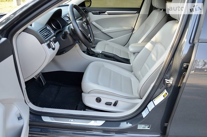 Седан Volkswagen Passat 2018 в Києві