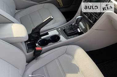 Седан Volkswagen Passat 2016 в 