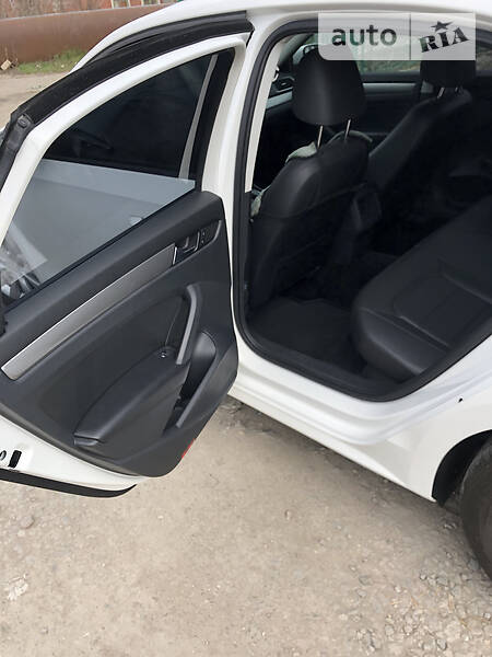 Седан Volkswagen Passat 2014 в Одесі
