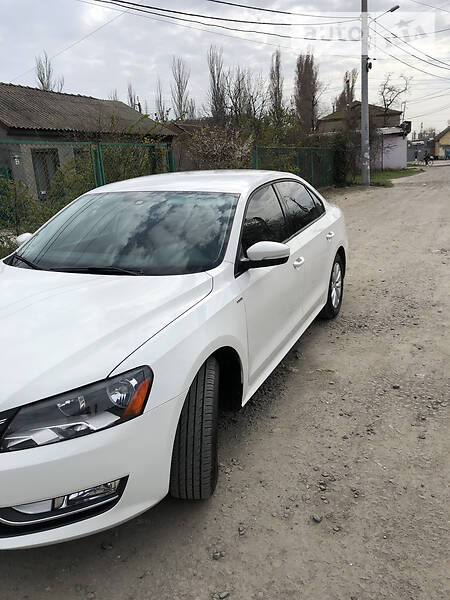 Седан Volkswagen Passat 2014 в Одесі