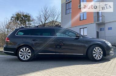 Універсал Volkswagen Passat 2011 в 