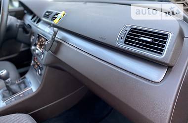 Універсал Volkswagen Passat 2012 в 