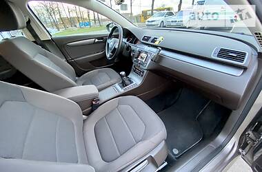 Універсал Volkswagen Passat 2012 в 
