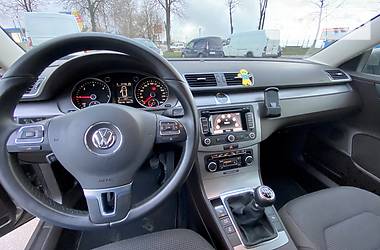 Універсал Volkswagen Passat 2012 в 