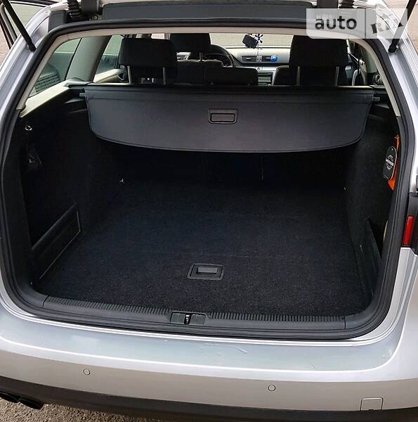 Універсал Volkswagen Passat 2010 в Самборі