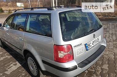 Універсал Volkswagen Passat 2000 в 