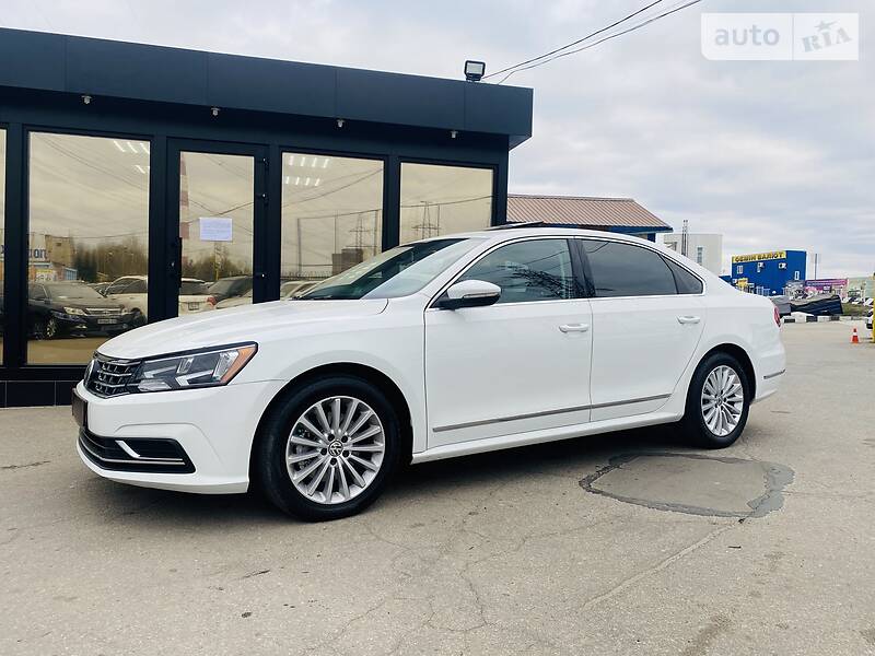 Седан Volkswagen Passat 2017 в Харкові