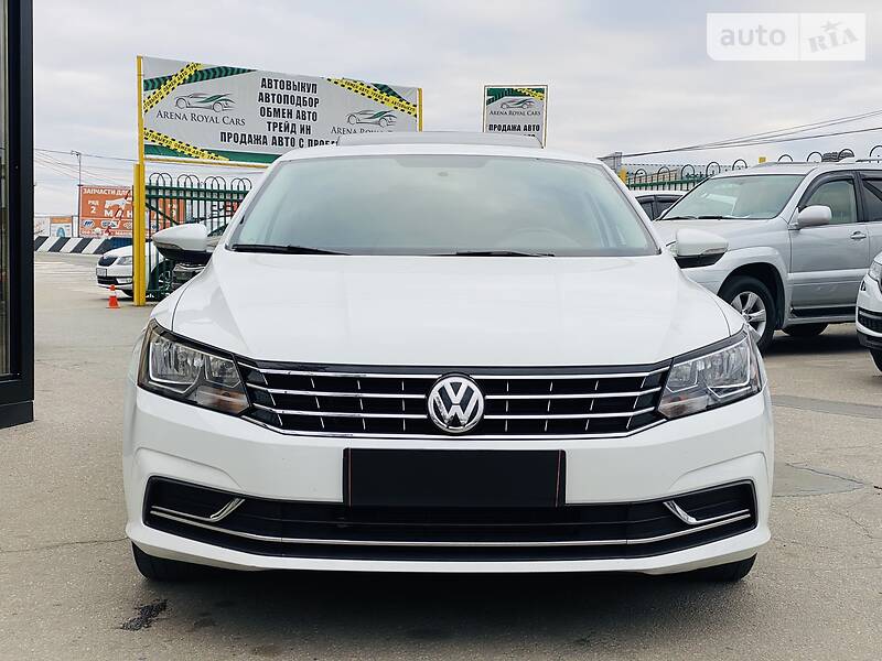 Седан Volkswagen Passat 2017 в Харкові