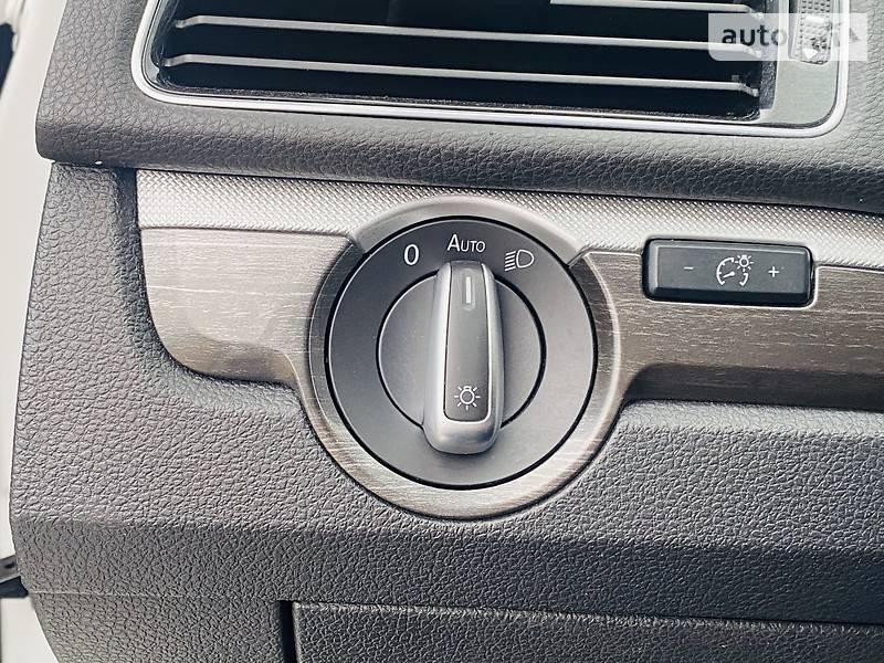 Седан Volkswagen Passat 2017 в Харкові