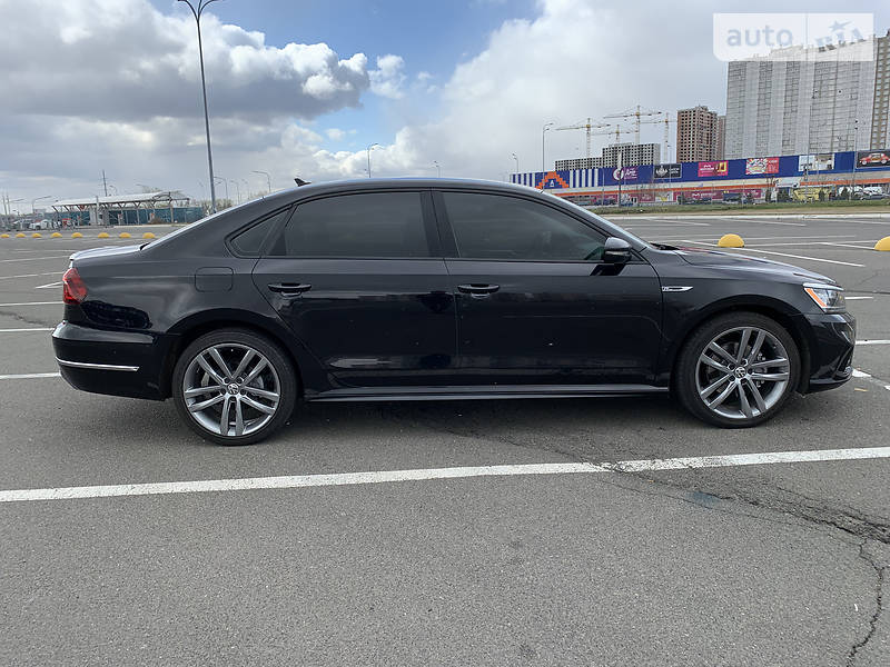 Седан Volkswagen Passat 2018 в Києві