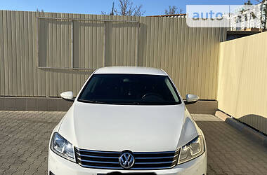Седан Volkswagen Passat 2011 в 