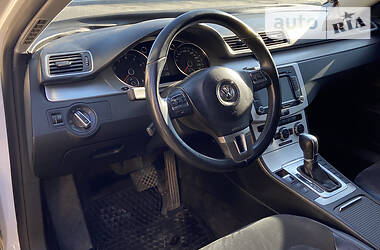 Седан Volkswagen Passat 2011 в 