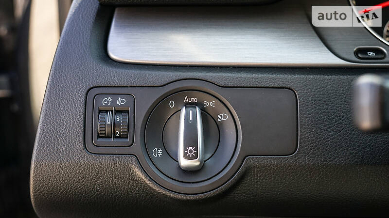 Седан Volkswagen Passat 2011 в Львове