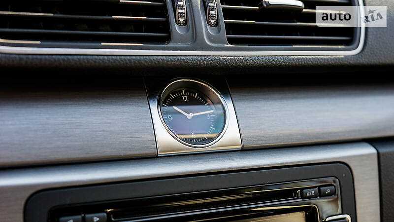 Седан Volkswagen Passat 2011 в Львове