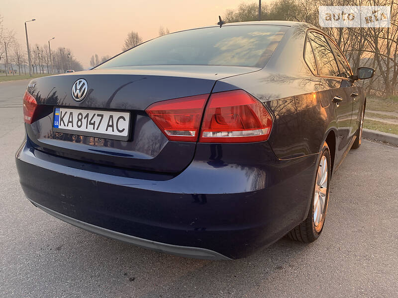 Седан Volkswagen Passat 2013 в Києві