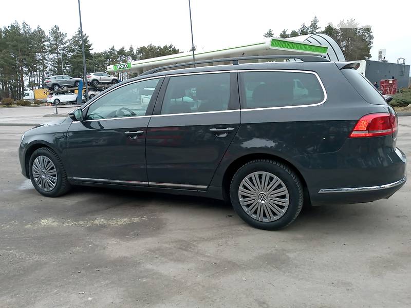 Універсал Volkswagen Passat 2012 в Бродах