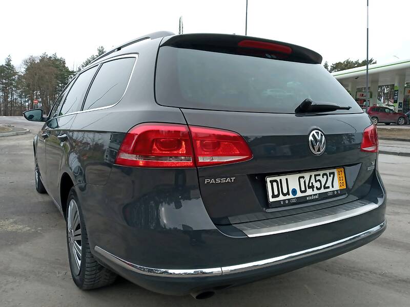 Універсал Volkswagen Passat 2012 в Бродах