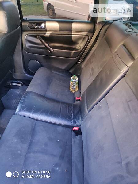 Універсал Volkswagen Passat 2002 в Долині