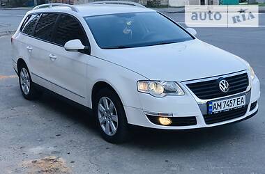 Універсал Volkswagen Passat 2010 в 