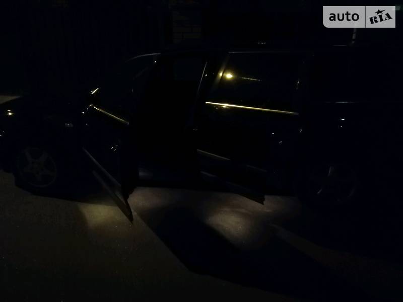 Універсал Volkswagen Passat 2002 в Броварах