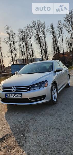 Седан Volkswagen Passat 2013 в Івано-Франківську