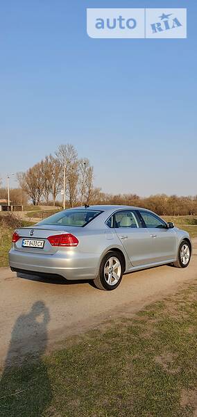 Седан Volkswagen Passat 2013 в Івано-Франківську
