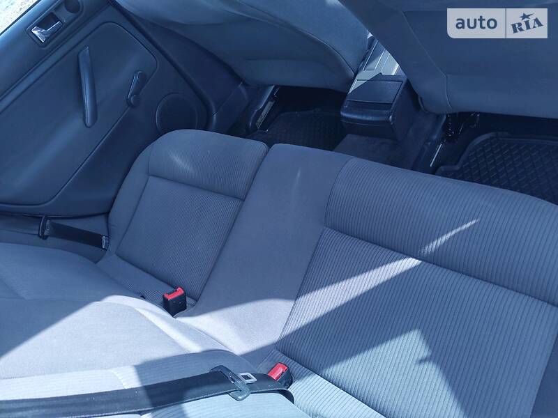 Универсал Volkswagen Passat 2004 в Староконстантинове фото 13 Универсал Volkswagen Passat 2004 в Староконстантинове