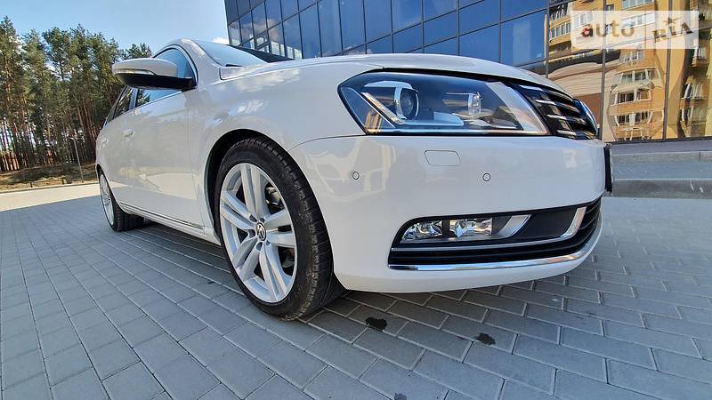 Універсал Volkswagen Passat 2013 в Львові