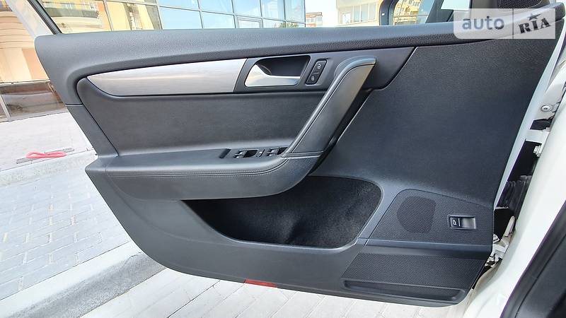 Універсал Volkswagen Passat 2013 в Львові