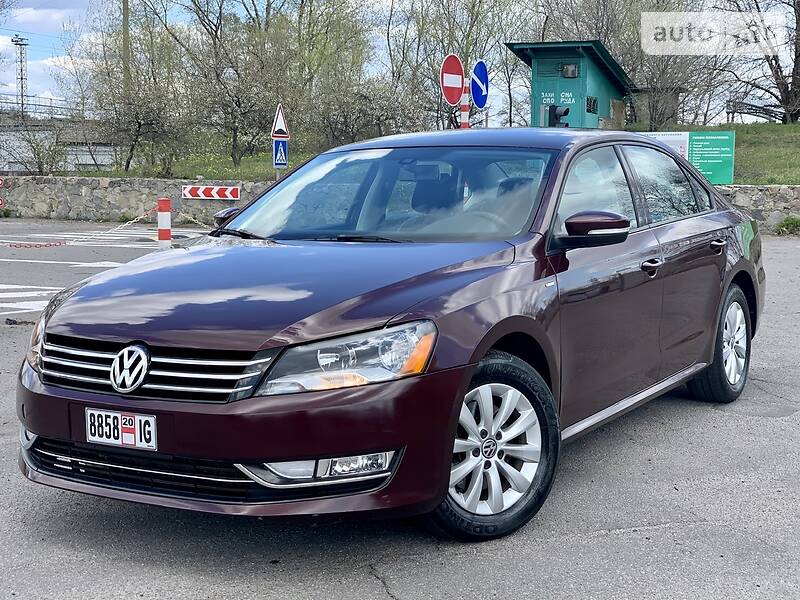 Седан Volkswagen Passat 2014 в Горішніх Плавнях