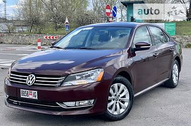 Седан Volkswagen Passat 2014 в Горішніх Плавнях