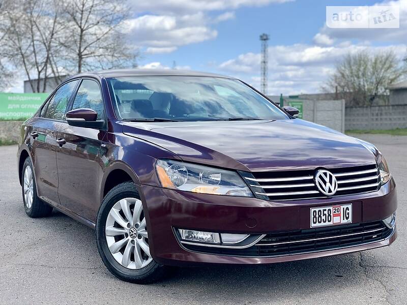 Седан Volkswagen Passat 2014 в Горішніх Плавнях