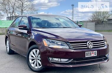 Седан Volkswagen Passat 2014 в Горішніх Плавнях