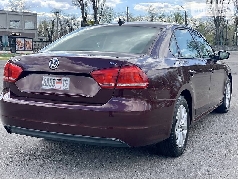 Седан Volkswagen Passat 2014 в Горішніх Плавнях