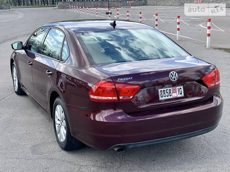Седан Volkswagen Passat 2014 в Горішніх Плавнях
