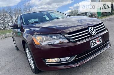 Седан Volkswagen Passat 2014 в Горішніх Плавнях