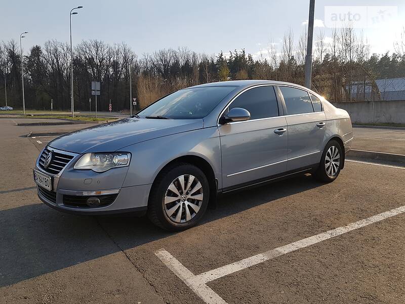 Седан Volkswagen Passat 2010 в Києві