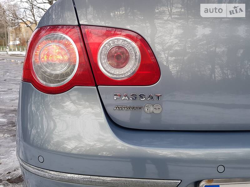 Седан Volkswagen Passat 2010 в Києві
