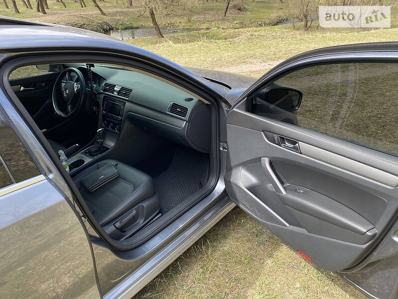 Седан Volkswagen Passat 2014 в Житомирі