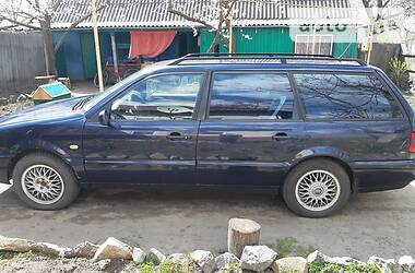 Універсал Volkswagen Passat 1995 в 