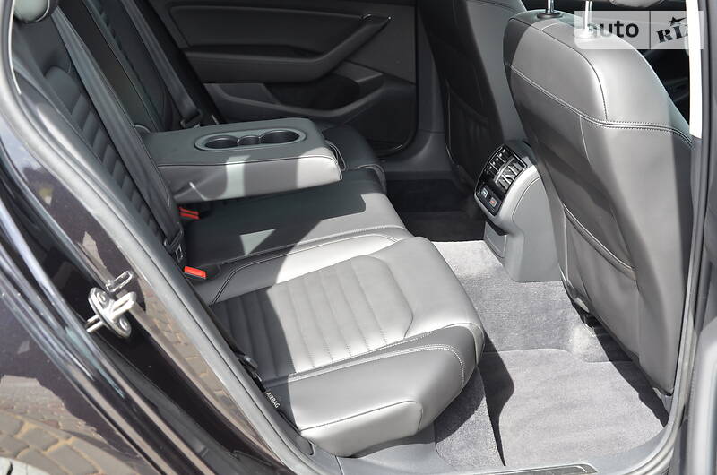 Універсал Volkswagen Passat 2015 в Луцьку