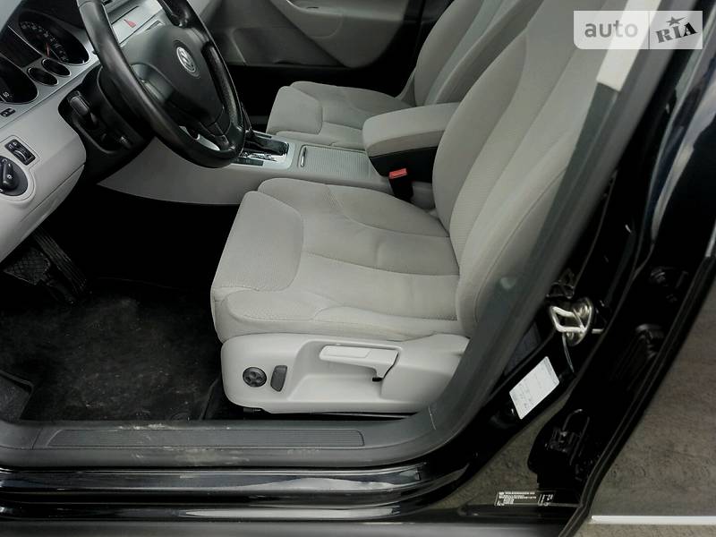 Універсал Volkswagen Passat 2007 в Житомирі