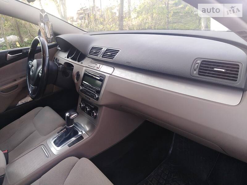 Універсал Volkswagen Passat 2010 в Львові