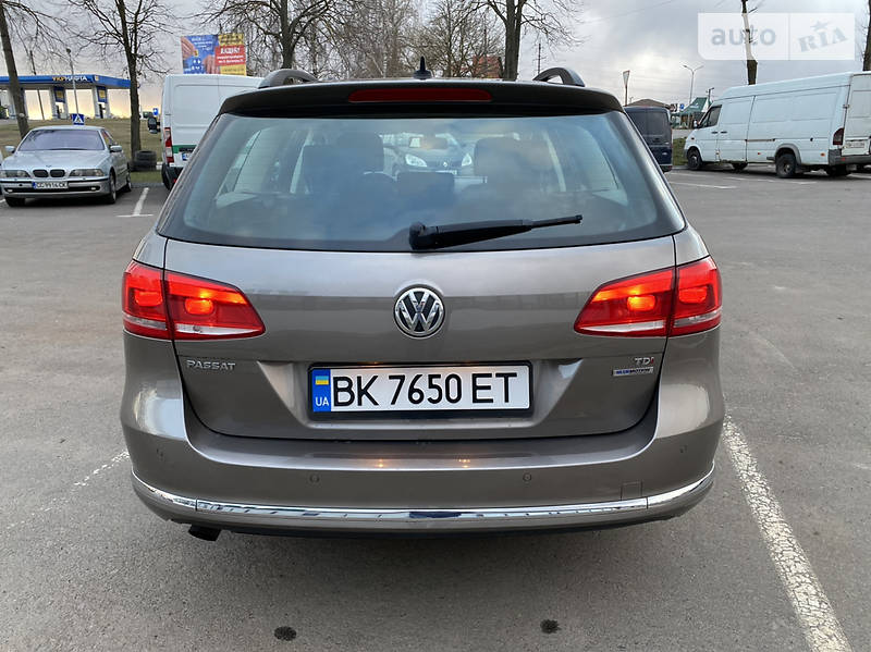 Універсал Volkswagen Passat 2012 в 